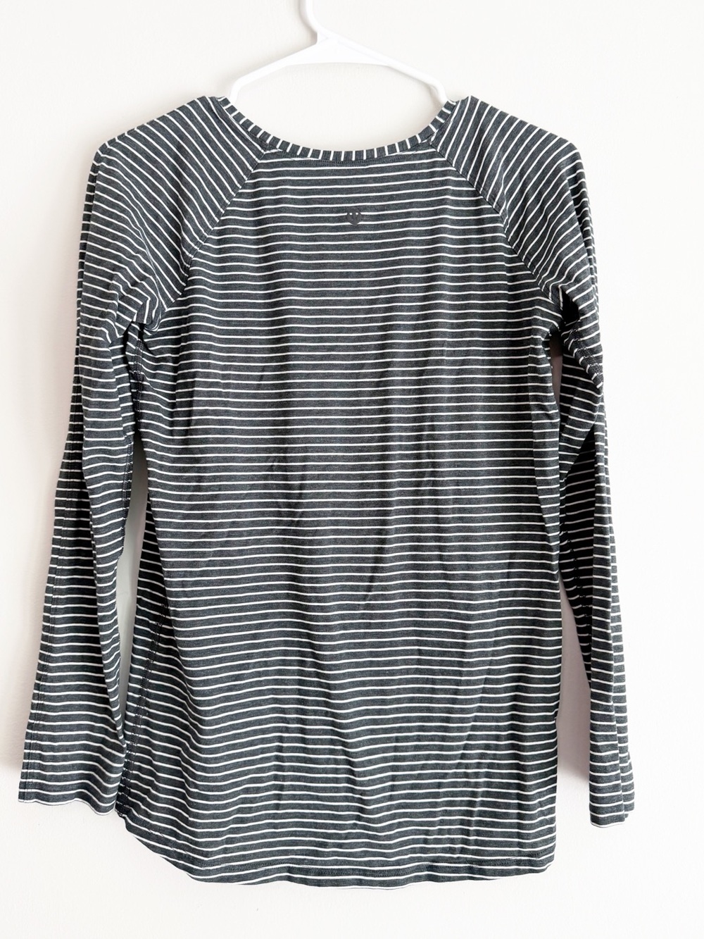 Lululemon striped black and white long sleeve top size 6 - Picture 2 of 2